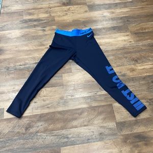 Nike Pro drift Navy blue women’s medium leggings.